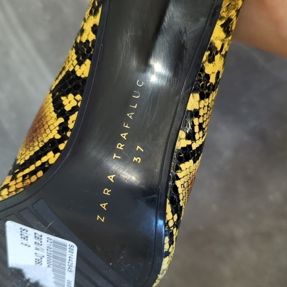 Zara Snakeskin Print Pointy Toe Heel Bootie Yellow Black 37/8 animal chic hip - Picture 9 of 11